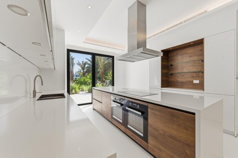 Willa na sprzedaż w Jumeirah Islands, Dubai, ZEA 4 sypialnie, 602.94 mkw., nr 764195 - zdjęcie 7