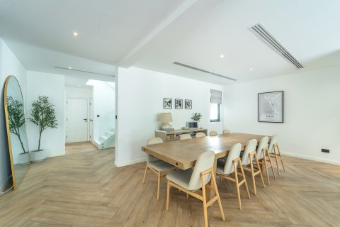 Villa til salgs i Dubai, Emiratene 5 soverom, 396 kvm Nr. 709744 - Foto 5