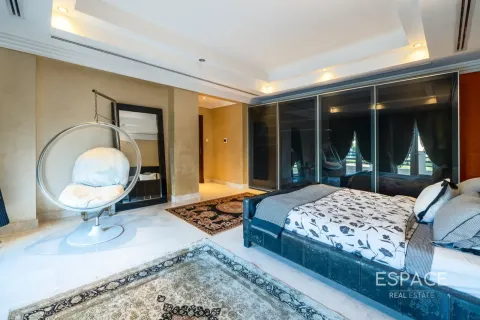 Vila u Meadows, Dubai, UAE 6 spavaćih soba, 596 m2 Br. 737861 - fotografija 17