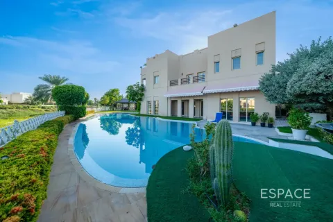 Villa in Meadows, Dubai, UAE 6 bedrooms, 596 sq.m. № 737861