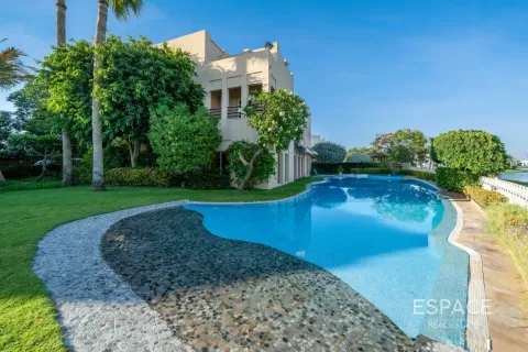 Vila u Meadows, Dubai, UAE 6 spavaćih soba, 596 m2 Br. 737861 - fotografija 3