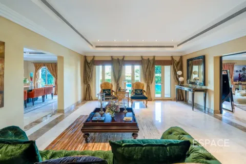 Vila u Meadows, Dubai, UAE 6 spavaćih soba, 596 m2 Br. 737861 - fotografija 7