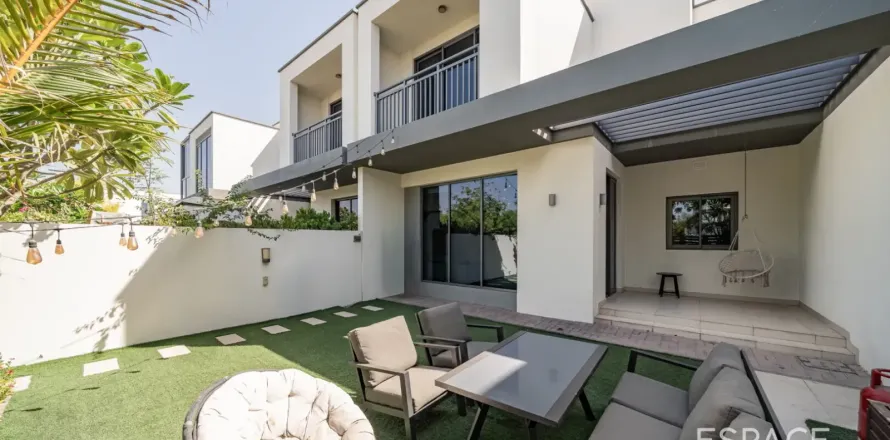 Vila u Dubai Hills Estate, UAE 211 m2, 3 spavaćih soba Br. 737867