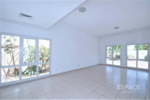 Vila u Meadows, Dubai, UAE 4 spavaćih soba, 332 m2 Br. 737863 - fotografija 12