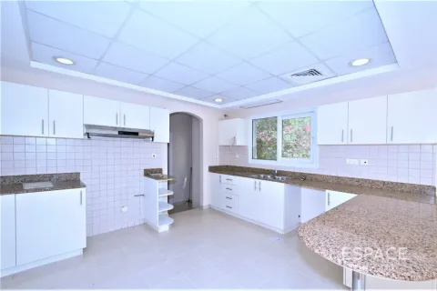 Vila u Meadows, Dubai, UAE 4 spavaćih soba, 332 m2 Br. 737863 - fotografija 15
