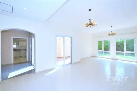 Vila u Meadows, Dubai, UAE 4 spavaćih soba, 332 m2 Br. 737863 - fotografija 11