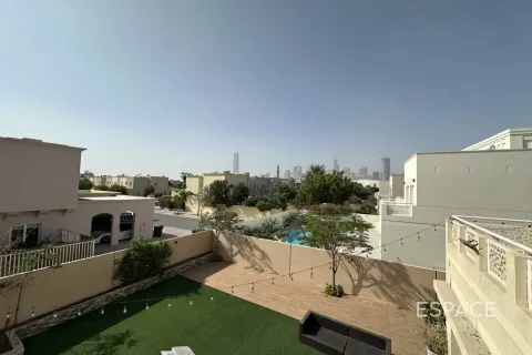 Vila u Meadows, Dubai, UAE 4 spavaćih soba, 332 m2 Br. 737863 - fotografija 4