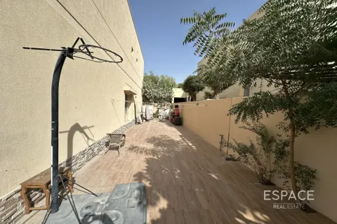 Vila u Meadows, Dubai, UAE 4 spavaćih soba, 332 m2 Br. 737863 - fotografija 5