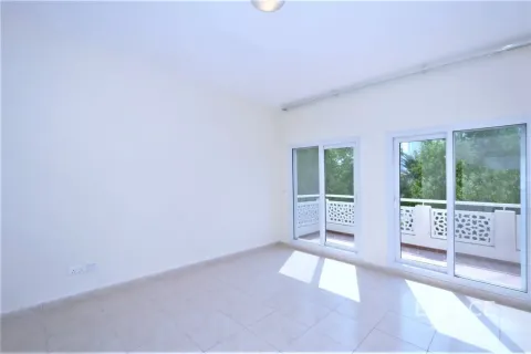 Vila u Meadows, Dubai, UAE 4 spavaćih soba, 332 m2 Br. 737863 - fotografija 17