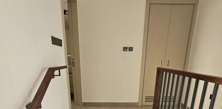 Villa in Jumeirah Village Triangle, Dubai, UAE 3 bedrooms, 174 sq.m. № 650957