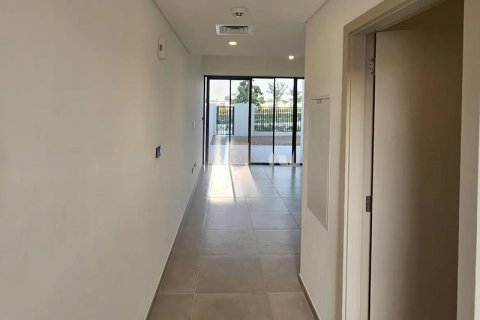 Villa in Jumeirah Village Triangle, Dubai, UAE 3 bedrooms, 173.99988676 sq.m. № 650957 - photo 3