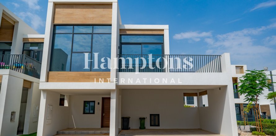 Városi lakóépület itt: Arabian Ranches 3, Dubai, EAE, 4 hálószoba, 185.249 m², azonosító: 650954