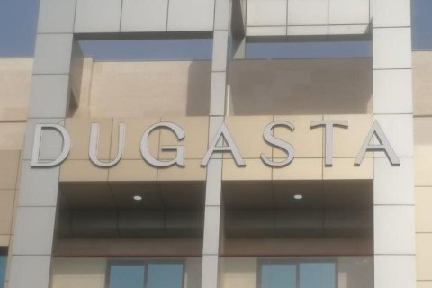 Apartment in Al Warsan, Dubai, UAE 1 bedroom, 99 sq.m. № 631056 - photo 1