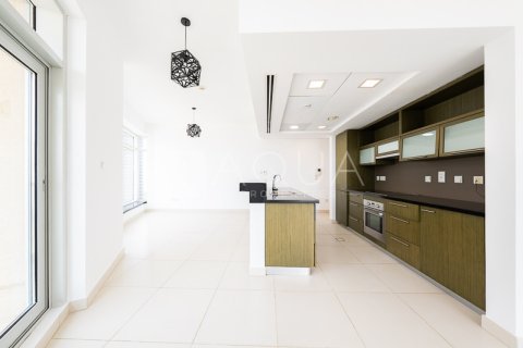 Снять в аренду квартиру в Даунтаун Дубай (Даунтаун Бурдж Дубай), ОАЭ 1 спальня, 84.9м2, № 651999 - фото 1