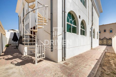 Villa til leie i Jumeirah, Dubai, Emiratene 5 soverom, 595 kvm Nr. 684272 - Foto 4