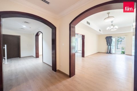 Üürile anda villa asukohaga Dubai, AÜE: 5 magamistoaga, 564.4 m² Nr 708170 - pilt 5