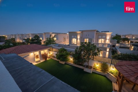 Üürile anda villa asukohaga Dubai, AÜE: 5 magamistoaga, 564.4 m² Nr 708170 - pilt 24