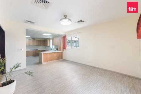 Üürile anda villa asukohaga Dubai, AÜE: 5 magamistoaga, 564.4 m² Nr 708170 - pilt 3