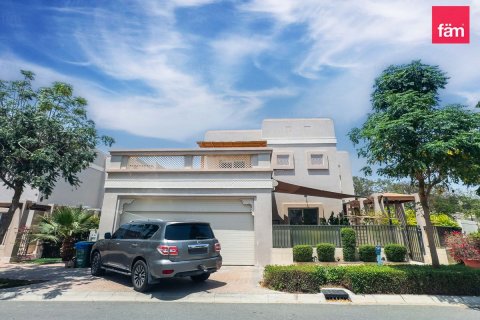 Üürile anda villa asukohaga Dubai, AÜE: 5 magamistoaga, 564.4 m² Nr 708170 - pilt 23