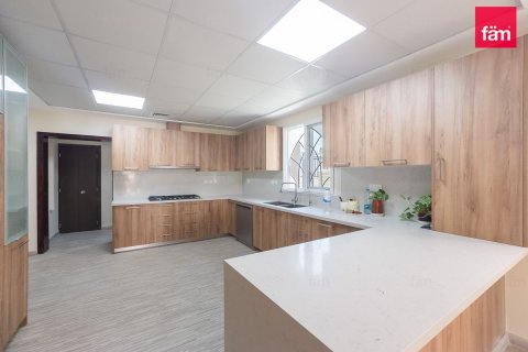 Üürile anda villa asukohaga Dubai, AÜE: 5 magamistoaga, 564.4 m² Nr 708170 - pilt 12