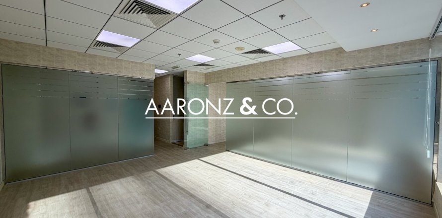 Business Bay, Dubai, UAE의 사무실 70제곱미터 번호 687687