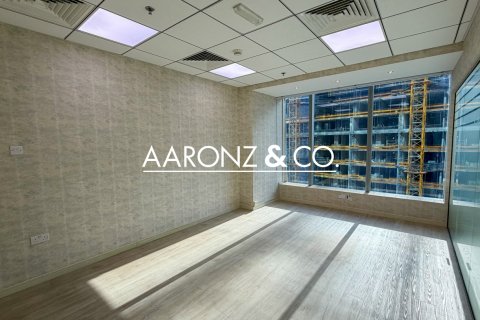Business Bay, Dubai, UAE의 판매용 사무실 70제곱미터 번호 687687 - 사진 3