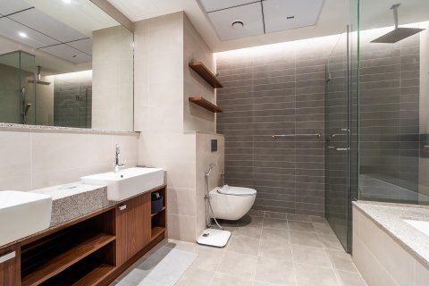 Lägenhet till försäljning i Al Kifaf, Dubai, UAE 2 sovrum, 144 kvm Nr. 696033 - fotografi 13