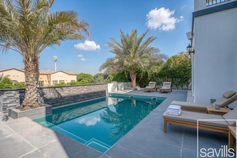 Vila di Jumeirah Golf Estates, Dubai, UAE 4 bilik tidur, 704.48 meter persegi № 747523 - foto 2