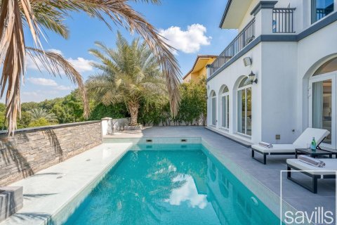 Vila di Jumeirah Golf Estates, Dubai, UAE 4 bilik tidur, 704.48 meter persegi № 747523 - foto 3