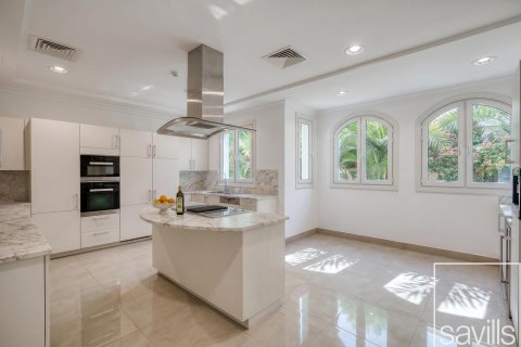 Vila di Jumeirah Golf Estates, Dubai, UAE 4 bilik tidur, 704.48 meter persegi № 747523 - foto 8