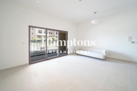 Apartmen di Jumeirah Golf Estates, Dubai, UAE 2 bilik tidur, 127.78993456 meter persegi № 707830 - foto 3