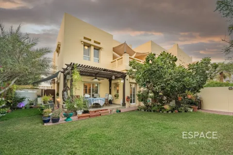 Vila u gradu The Lakes, Dubai, UAE 3 spavaće sobe, 270 m2 Br. 737995 - Slika 1