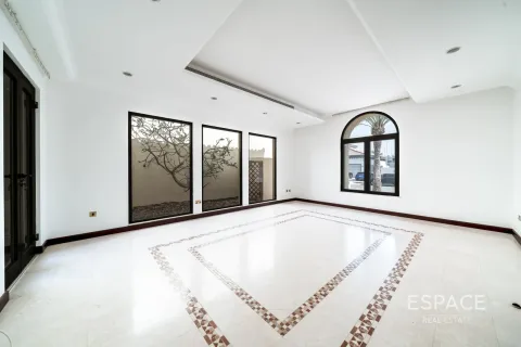 Villa zum Verkauf in Palm Jumeirah, Dubai, VAE 4 Schlafzimmer, 465 m2 Nr. 737994 - Foto 8