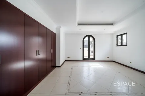 Villa zum Verkauf in Palm Jumeirah, Dubai, VAE 4 Schlafzimmer, 465 m2 Nr. 737994 - Foto 12
