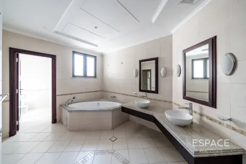 Villa zum Verkauf in Palm Jumeirah, Dubai, VAE 4 Schlafzimmer, 465 m2 Nr. 737994 - Foto 11