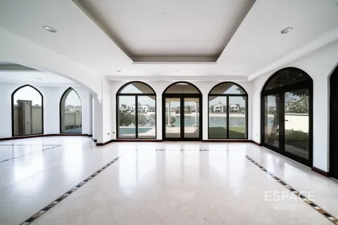 Villa zum Verkauf in Palm Jumeirah, Dubai, VAE 4 Schlafzimmer, 465 m2 Nr. 737994 - Foto 2