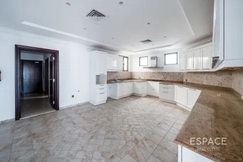 Villa zum Verkauf in Palm Jumeirah, Dubai, VAE 4 Schlafzimmer, 465 m2 Nr. 737994 - Foto 9