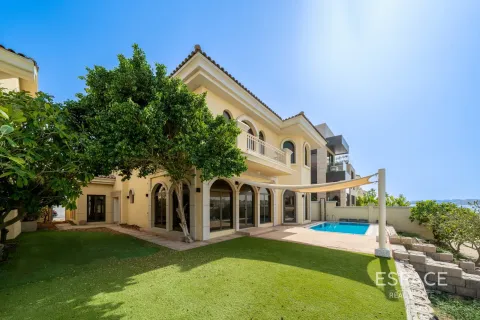 Villa in Palm Jumeirah, Dubai, UAE 4 bedrooms, 465 sq.m. № 737994