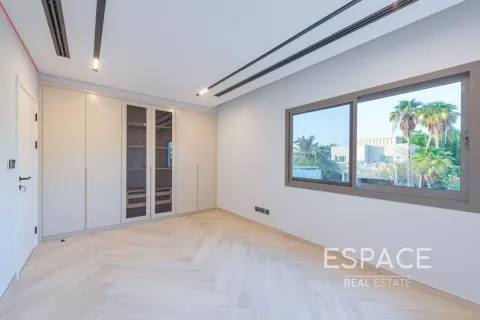 Müüa villa asukohaga Meadows, Dubai, AÜE: 4 magamistoaga, 390 m² Nr 738011 - pilt 9