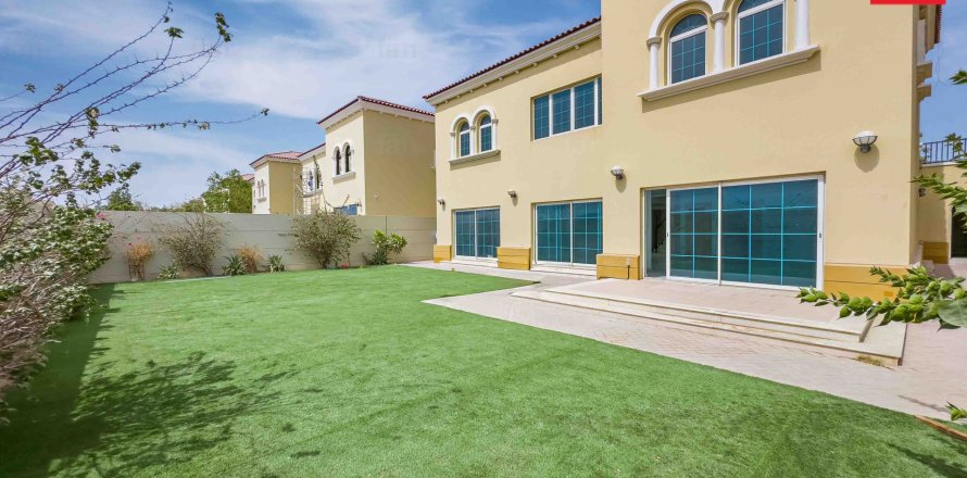 Villa in Dubai, UAE 4 bedrooms, 514.2 sq.m. № 638368