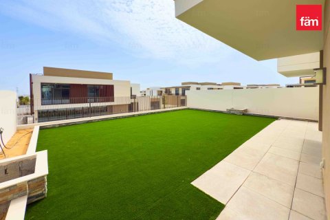 Villa te huur in Al Furjan, Dubai, VAE 4 slaapkamers, 366.6 vr.m., nr 638366 - foto 3