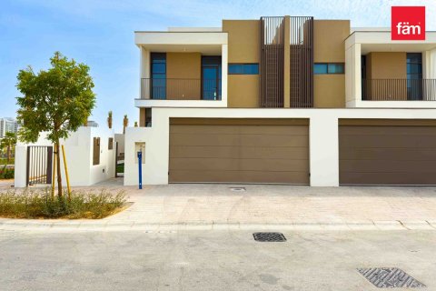 Villa te huur in Al Furjan, Dubai, VAE 4 slaapkamers, 366.6 vr.m., nr 638366 - foto 1