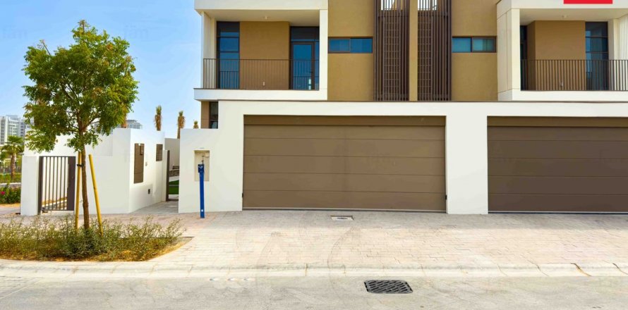 Villa in Al Furjan, Dubai, VAE 4 slaapkamers, 366.6 vr.m. nr 638366