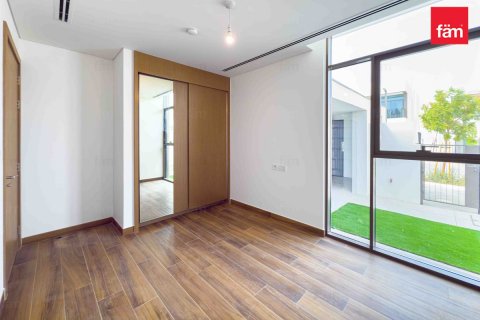 Villa te huur in Al Furjan, Dubai, VAE 4 slaapkamers, 366.6 vr.m., nr 638366 - foto 17