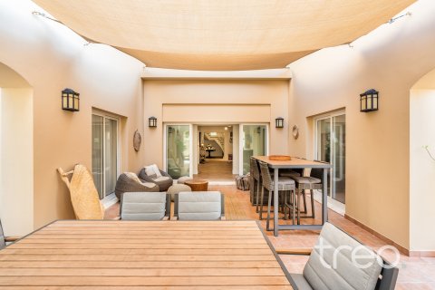 Villa till försäljning i Arabian Ranches, Dubai, UAE 5 sovrum, 671.69 kvm Nr. 733895 - fotografi 7