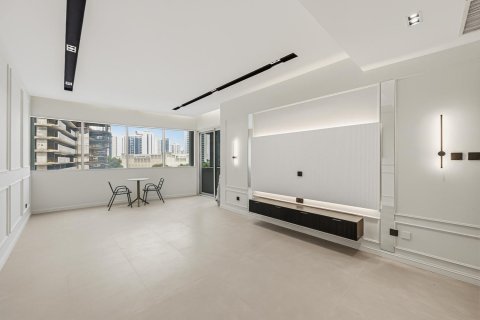Apartment in Jumeirah Lake Towers, Dubai, UAE 1 bedroom, 89.84 sq.m. № 749743 - photo 2
