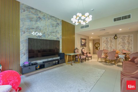 Villa in Dubai, UAE 4 bedrooms, 227.4 sq.m. № 633833 - photo 5