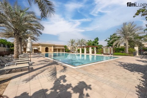 Villa in Dubai, UAE 4 bedrooms, 457.2 sq.m. № 652223 - photo 21