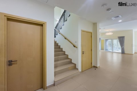 Villa in Dubai, UAE 4 bedrooms, 457.2 sq.m. № 652223 - photo 26