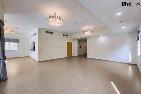 Villa in Dubai, UAE 4 bedrooms, 457.2 sq.m. № 652223 - photo 23